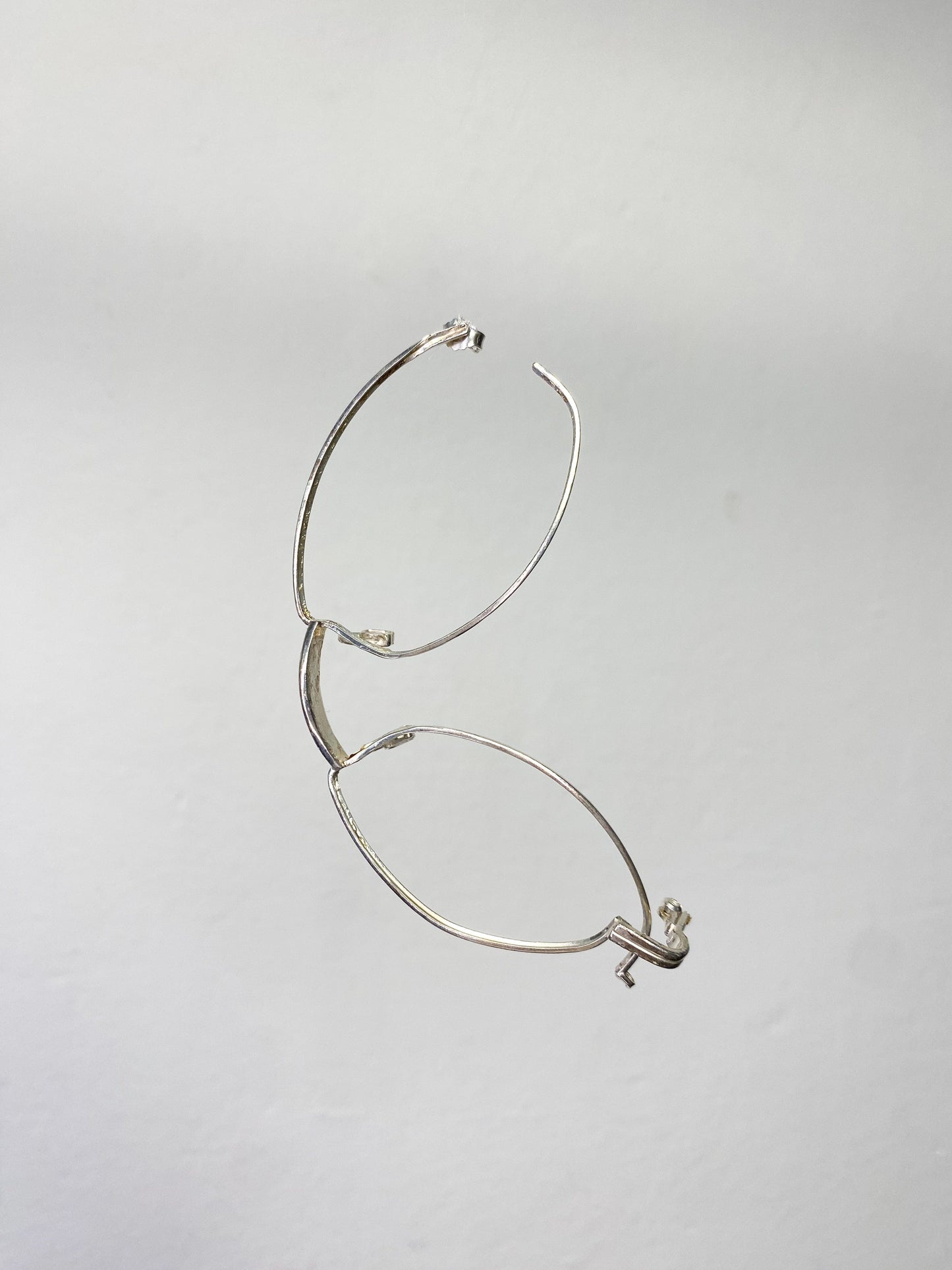 Single big silver glasses earring 1-Lou de Bètoly-APOC STORE
