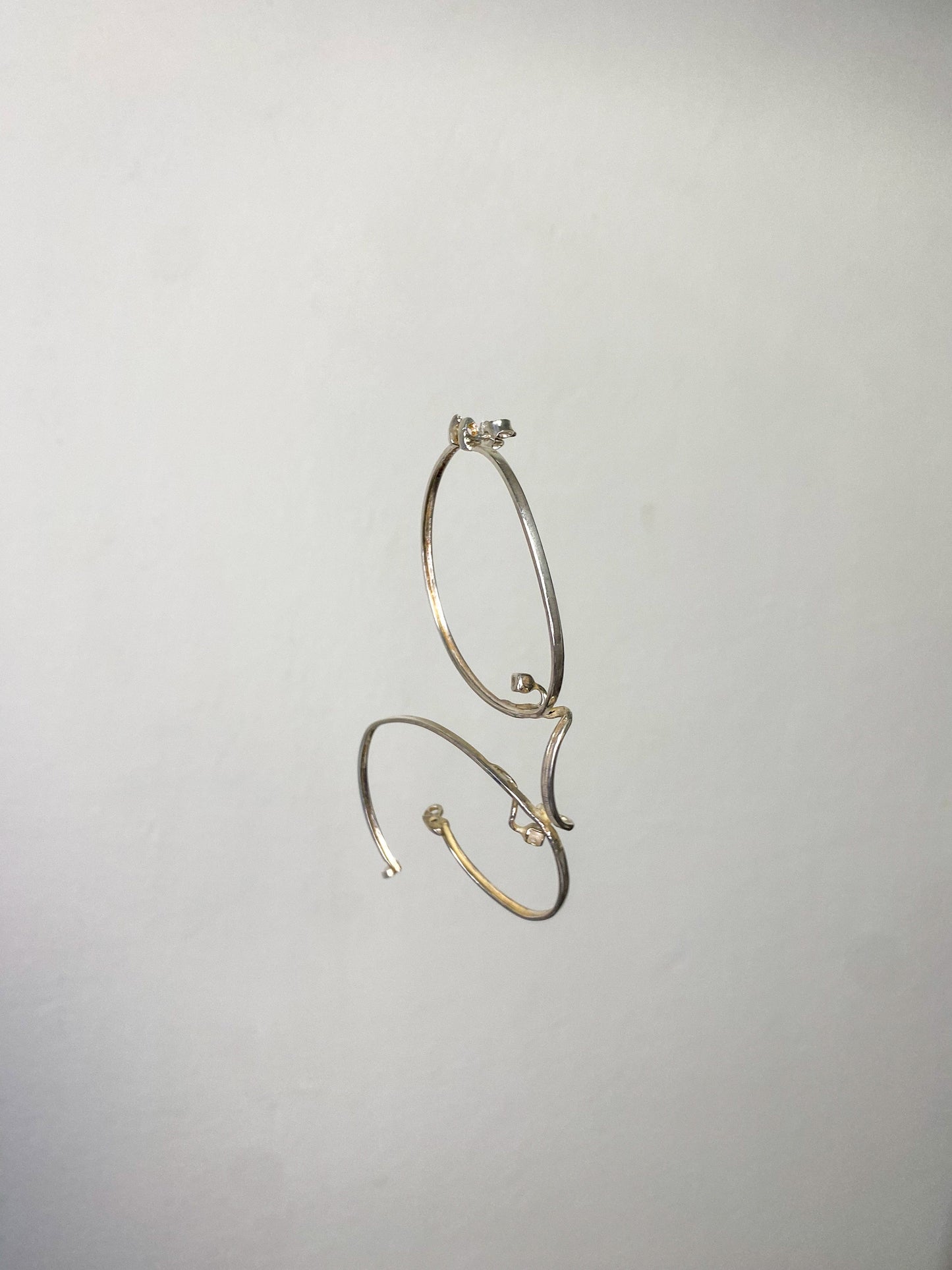 Single big silver glasses earring 2-Lou de Bètoly-APOC STORE