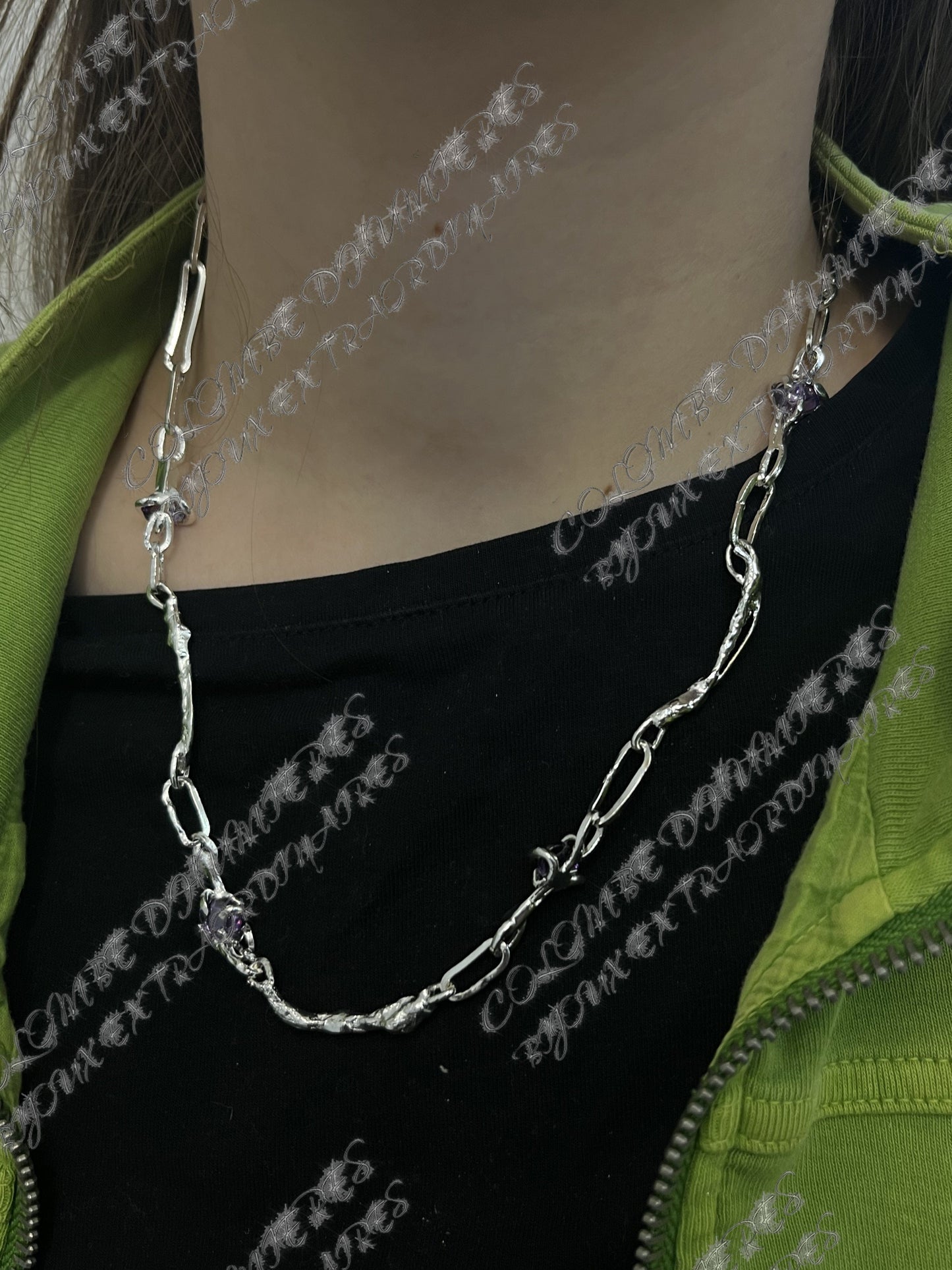 PURPLE CHAIN-Colombe d’Humieres-APOC STORE