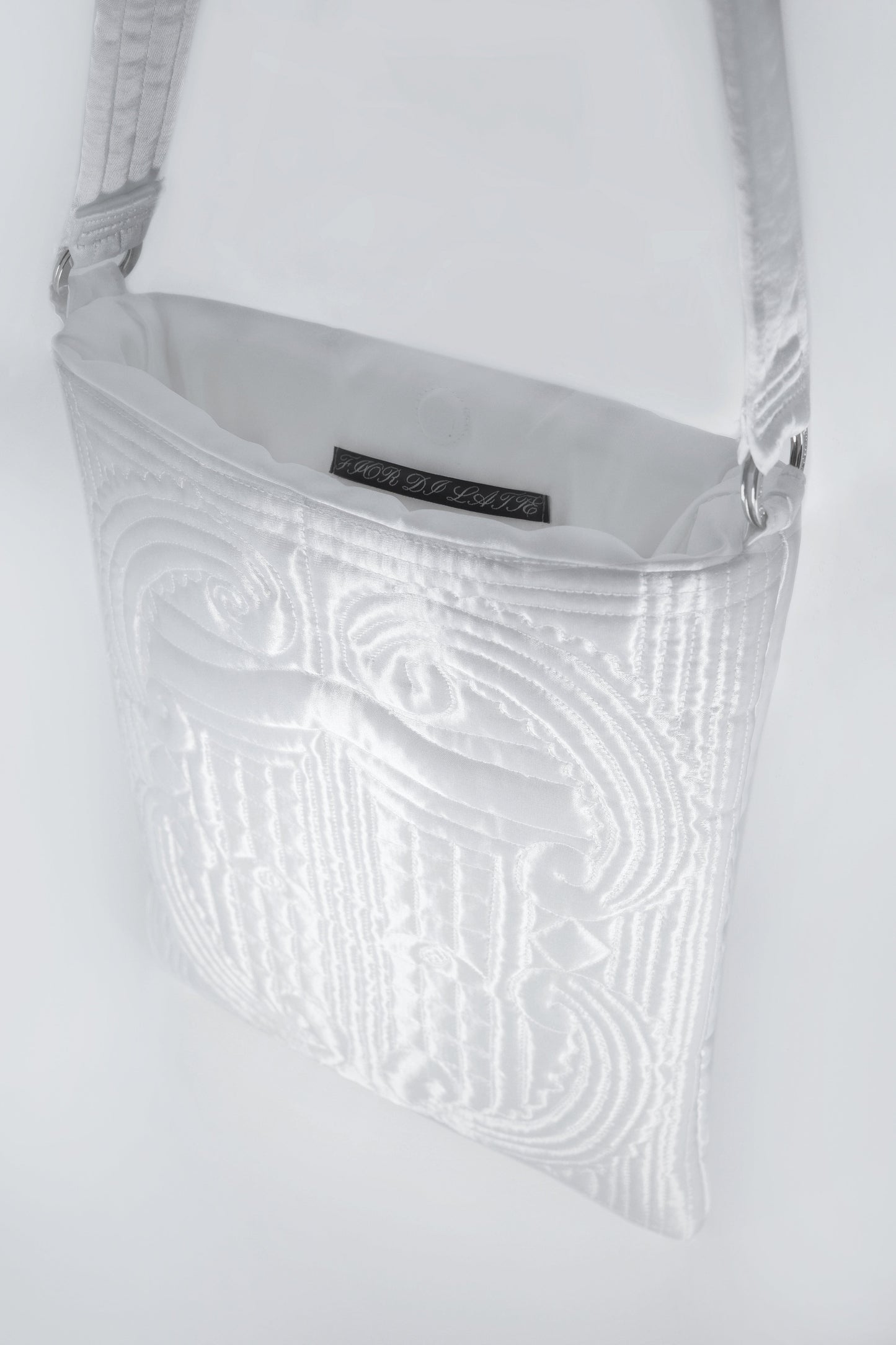 QUILTED DOOR TOTE WHITE-Fior di Latte-APOC STORE