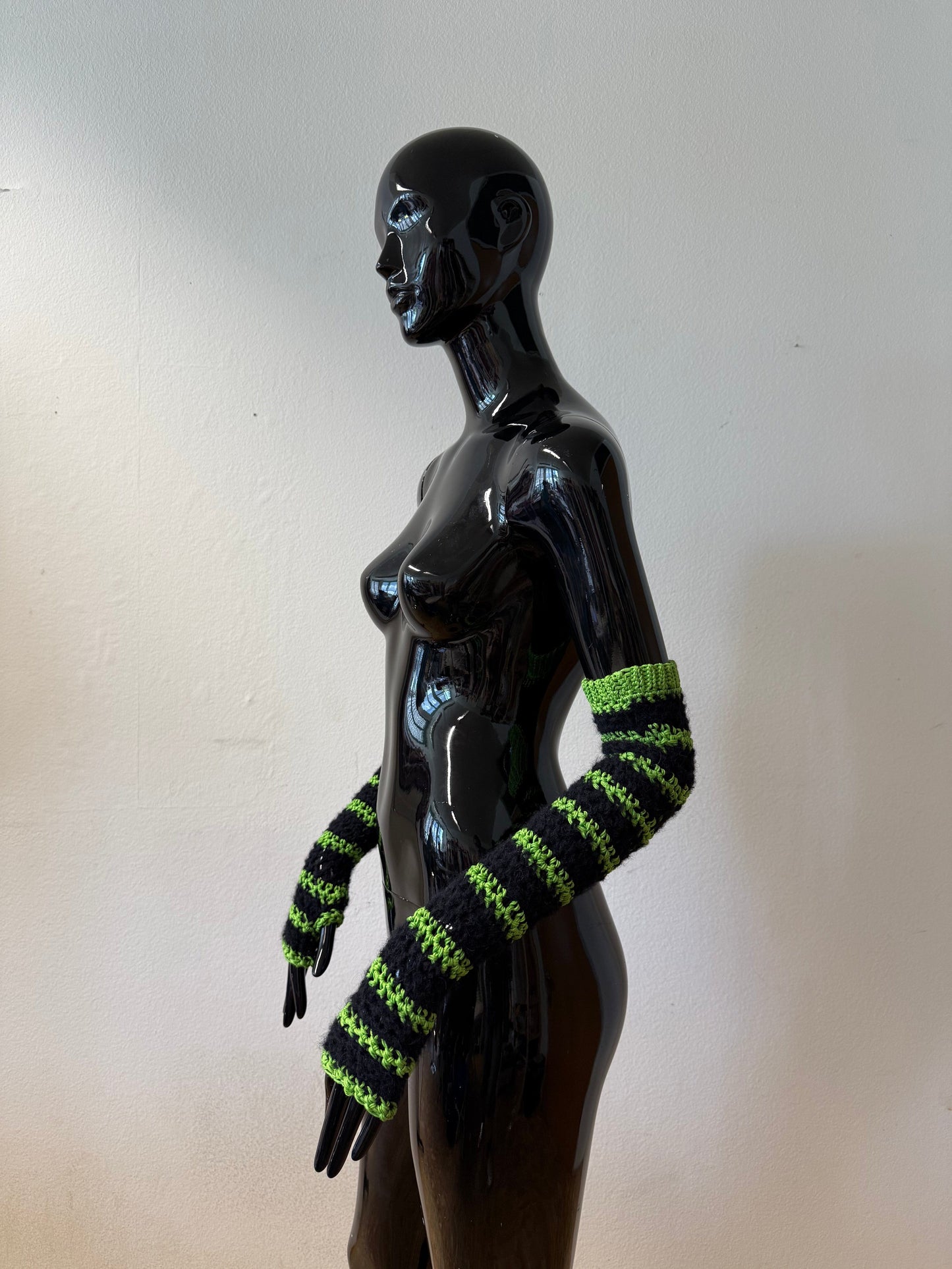 Mittens green/black-TATi-APOC STORE