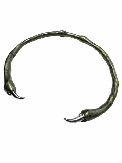 Green choker with spikes