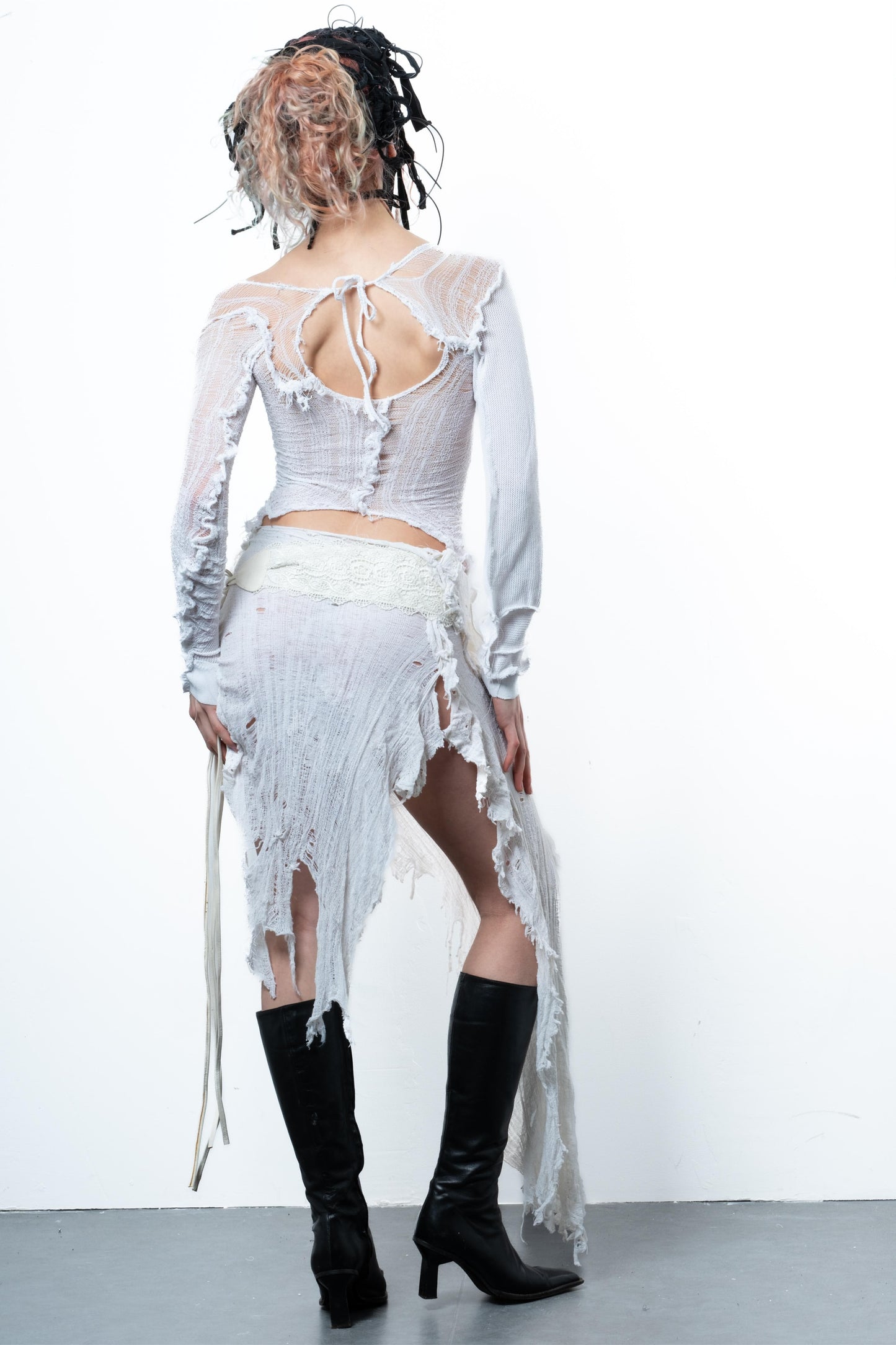 DISTRESSED PURE WHITE TOP LONG SLEEVE-VÊTEMENT FRAGILE-APOC STORE
