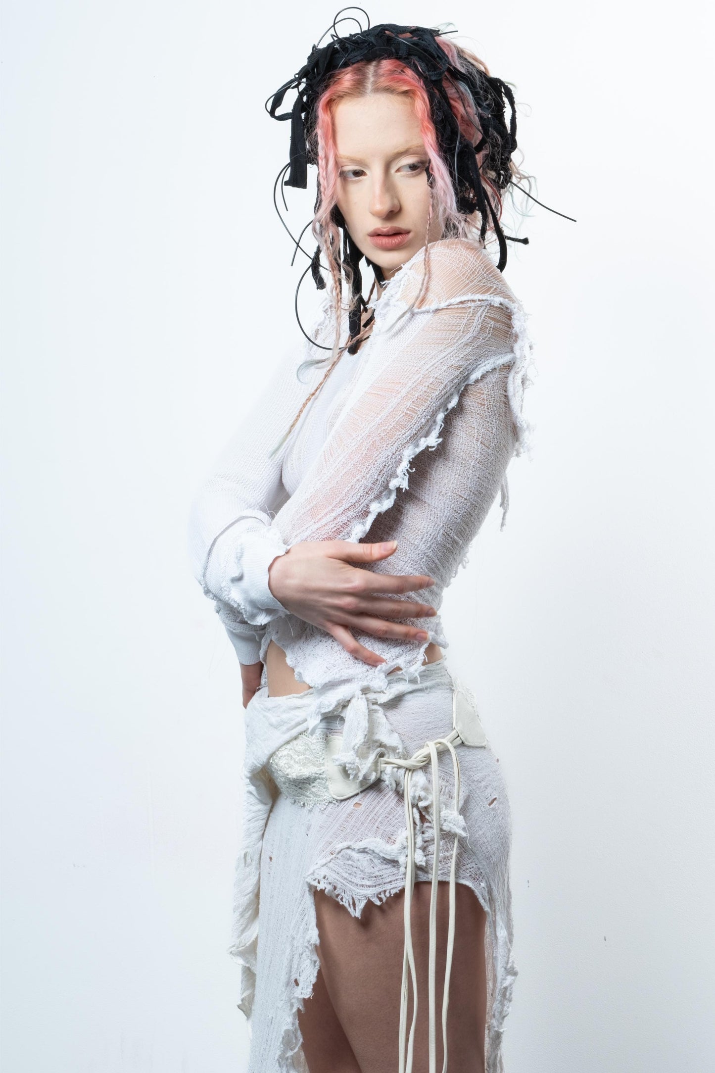 DISTRESSED PURE WHITE TOP LONG SLEEVE-VÊTEMENT FRAGILE-APOC STORE