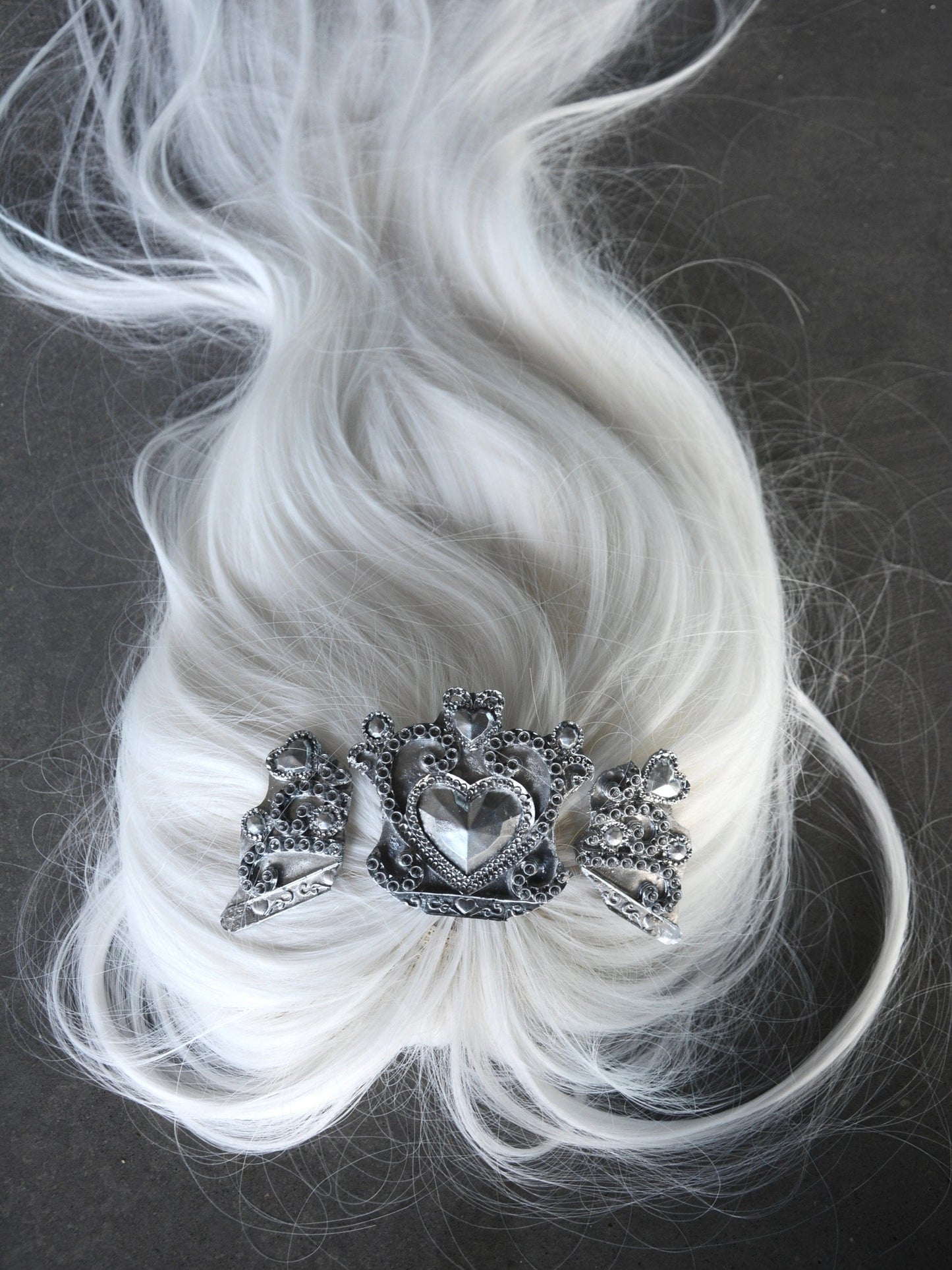 Preciosa plastica clip-Julia Bonich-APOC STORE