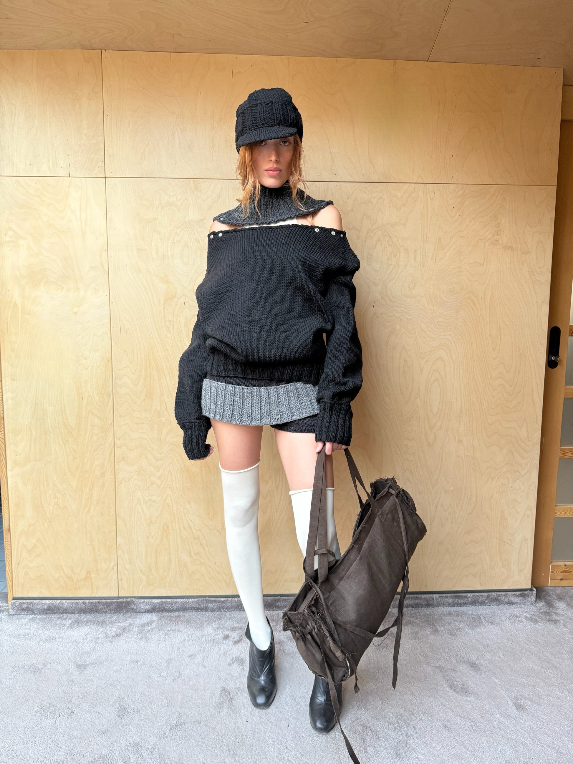 “Chunky sweater” in Black-V4K-APOC STORE