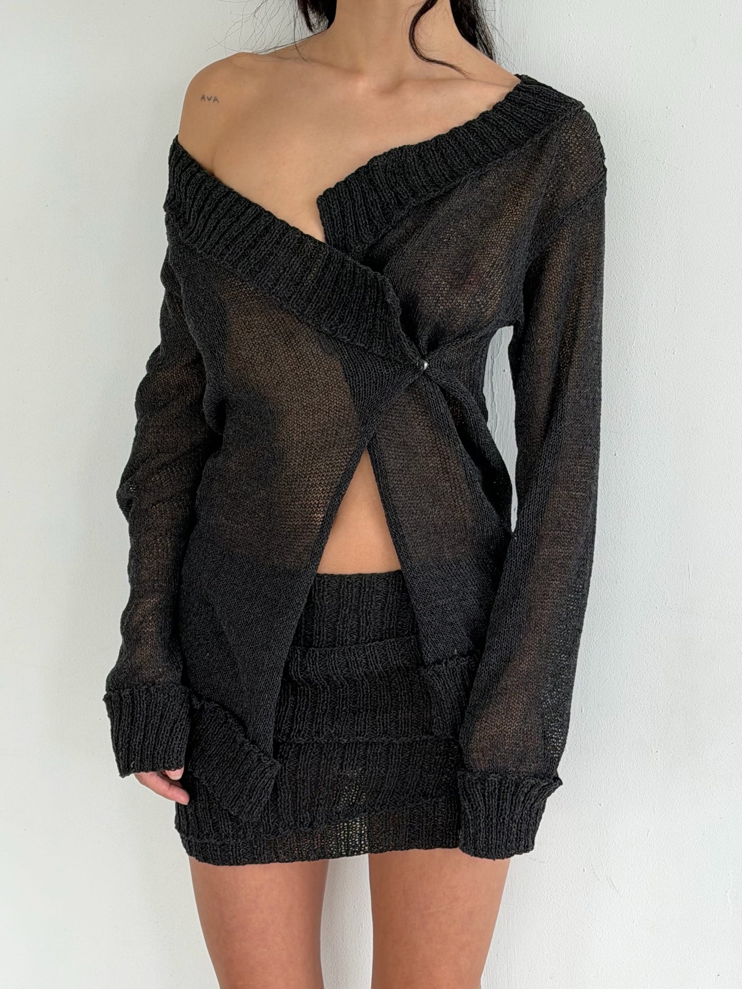 Cardigan Breeze in Black-V4K-APOC STORE