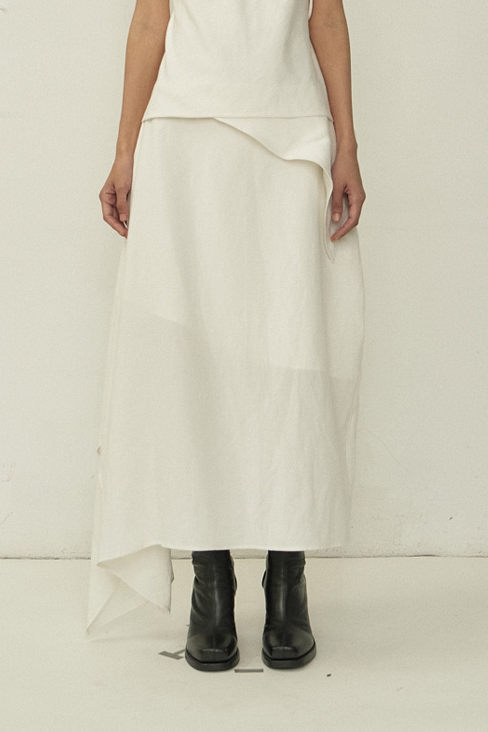 White Asymmetric Cutting Skirt-arc us arkus-APOC STORE