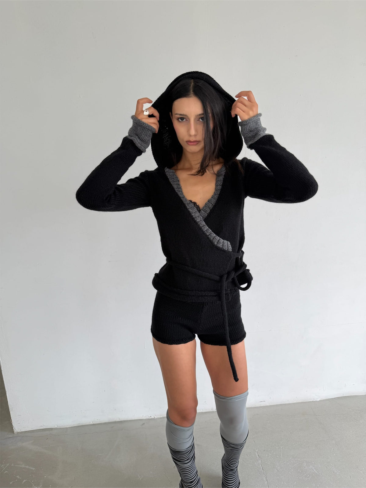 Cardigan “Embrace” Black-V4K-APOC STORE