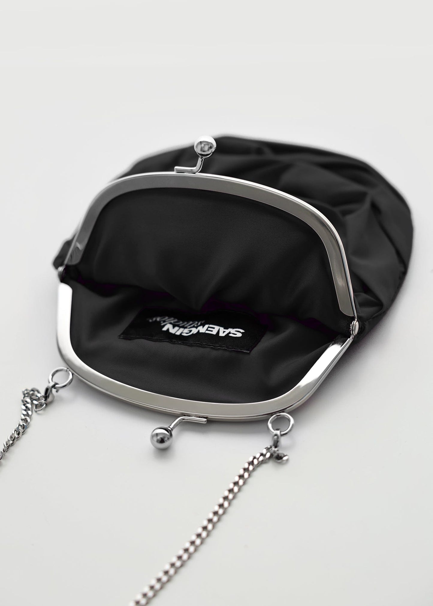 ROSE DISCORD CHAIN BAG BLACK-SAENGIN STUDIOS-APOC STORE