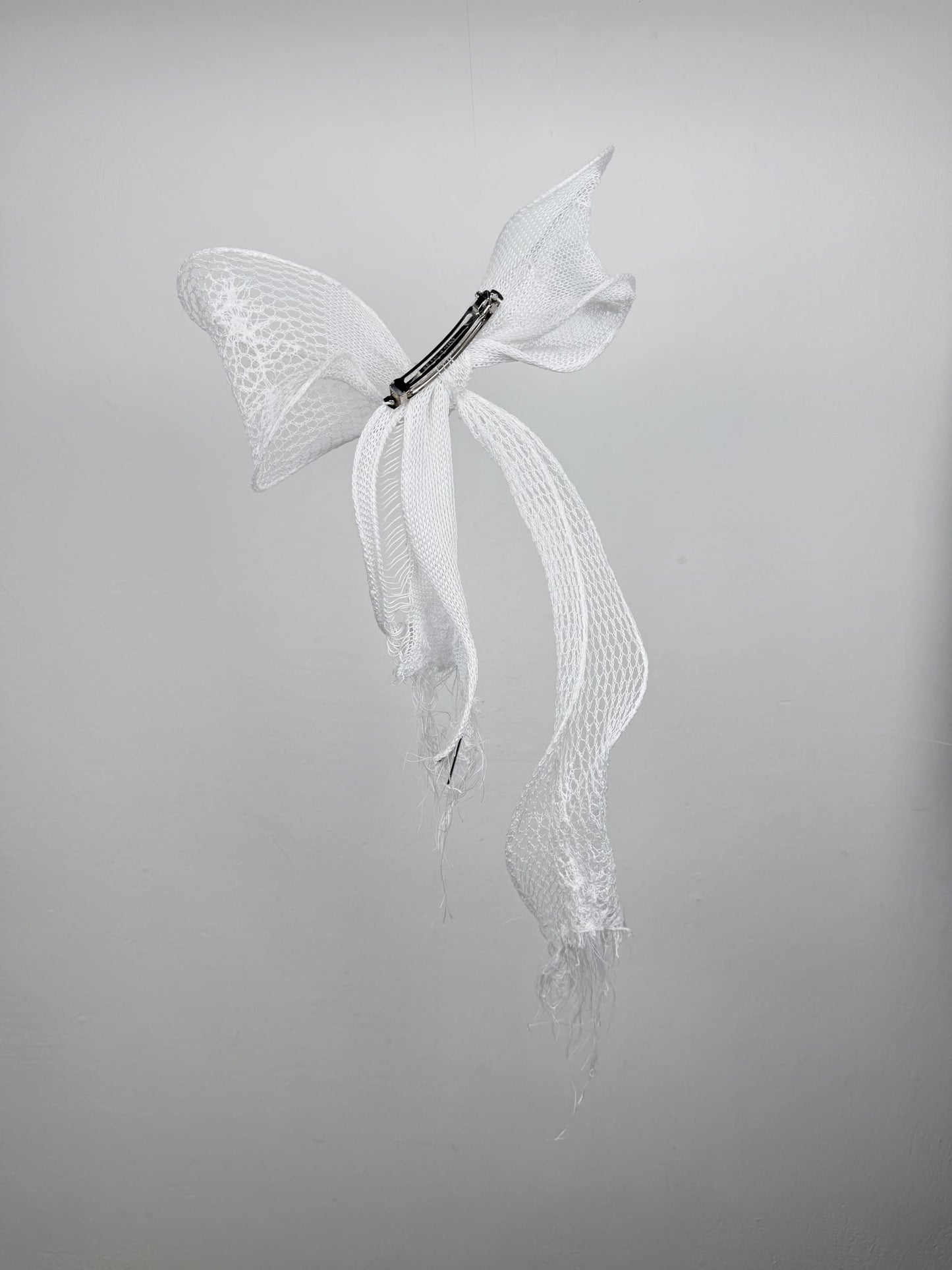KNITTED BOW HAIR CLIP WHITE-Lou de Bètoly-APOC STORE