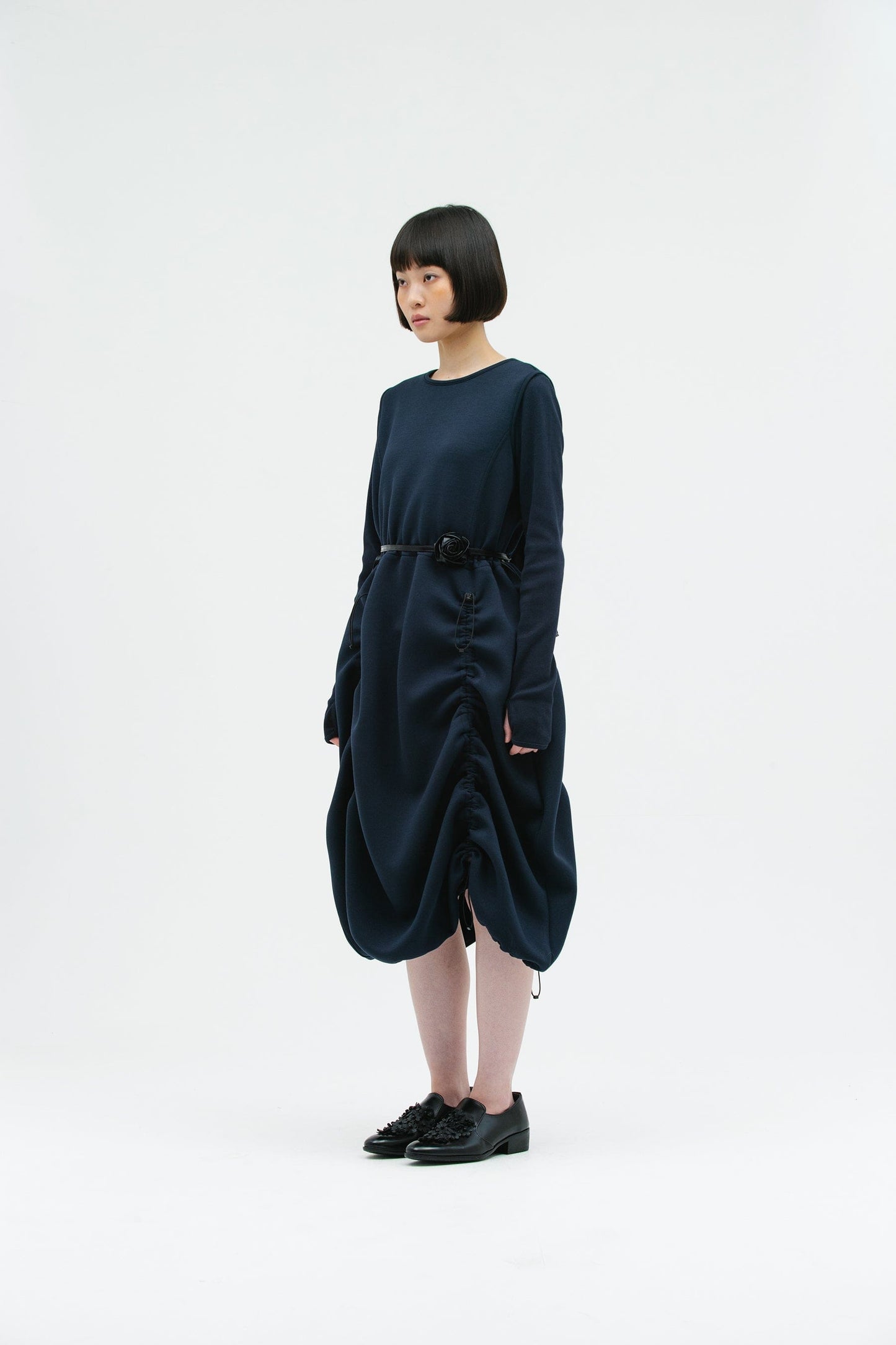 JERSEY SHIRRING DRESS NAVY-SAENGIN STUDIOS-APOC STORE