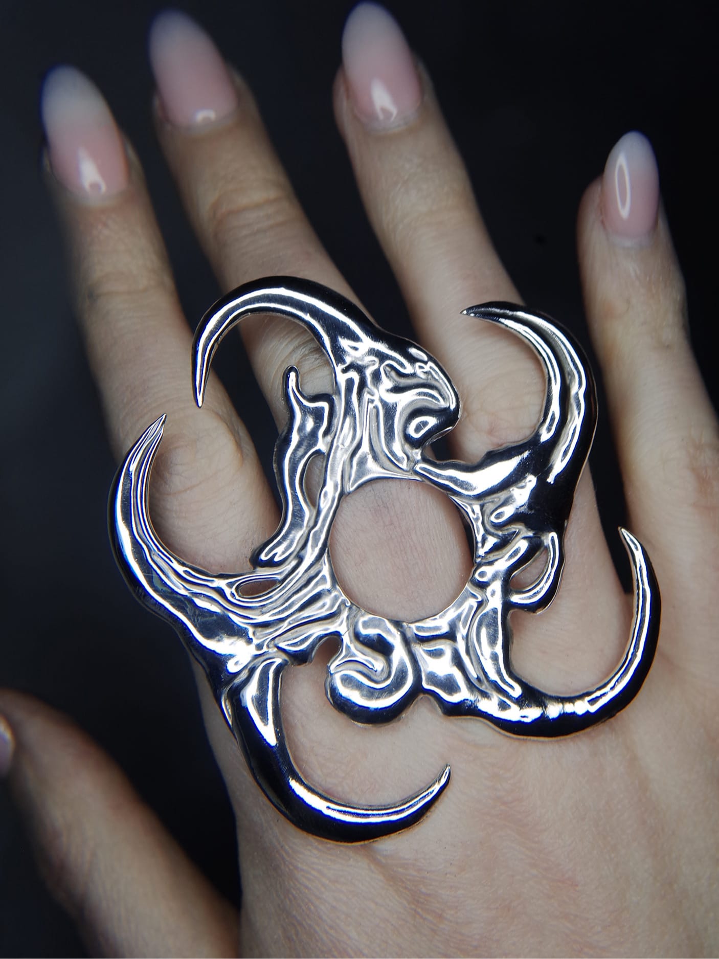 Mucha's Flower Ring-lokidolor-APOC STORE