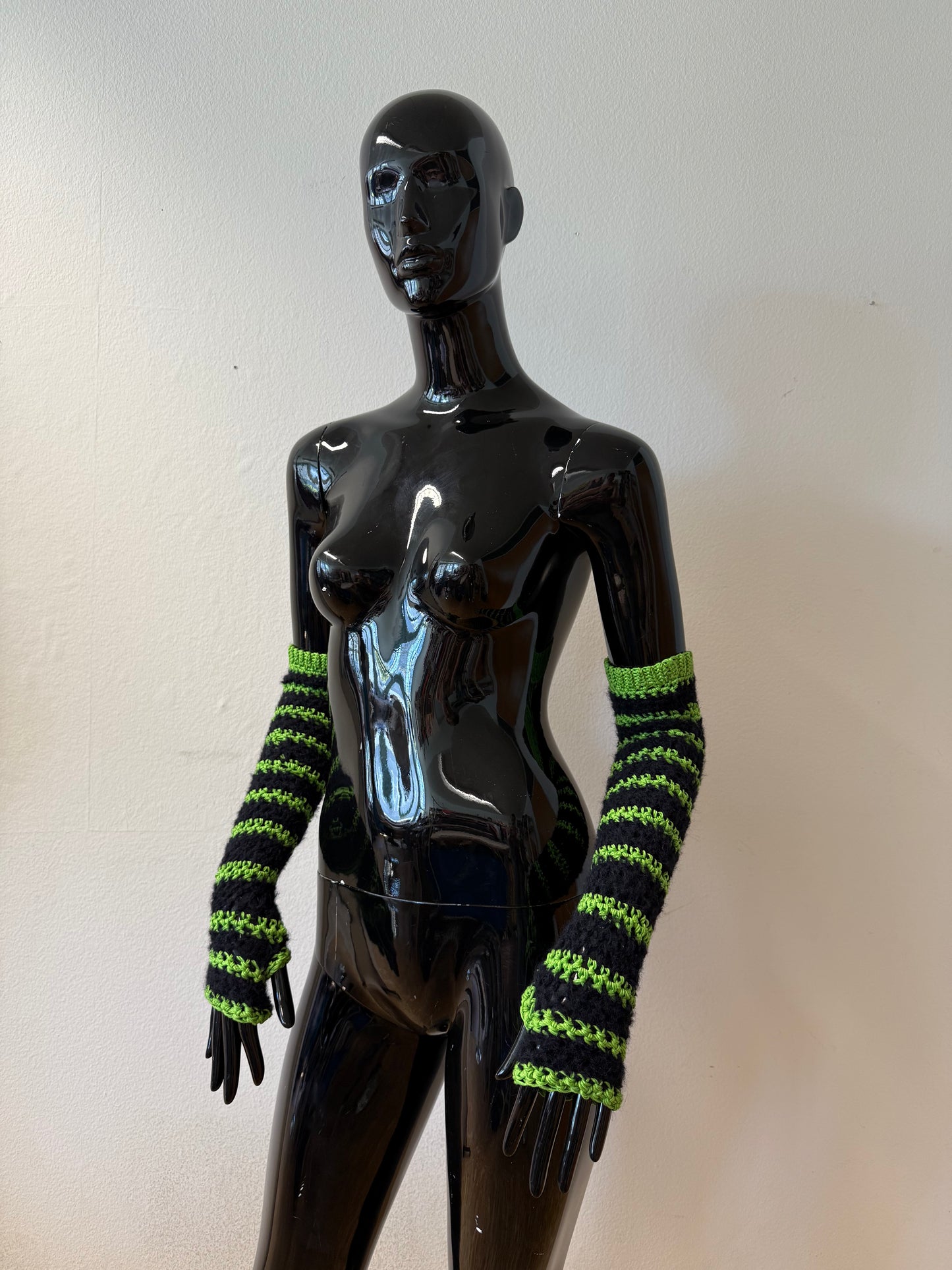 Mittens green/black-TATi-APOC STORE