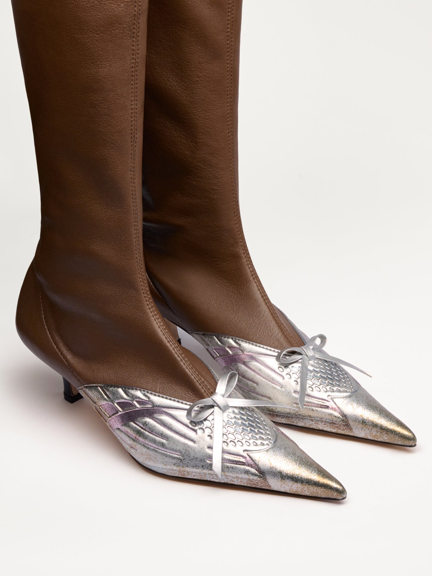 VCRN-V2 BOOTS ULTRA PINK - HAZELNUT CHOCOLATE-Invasive Modification-APOC STORE