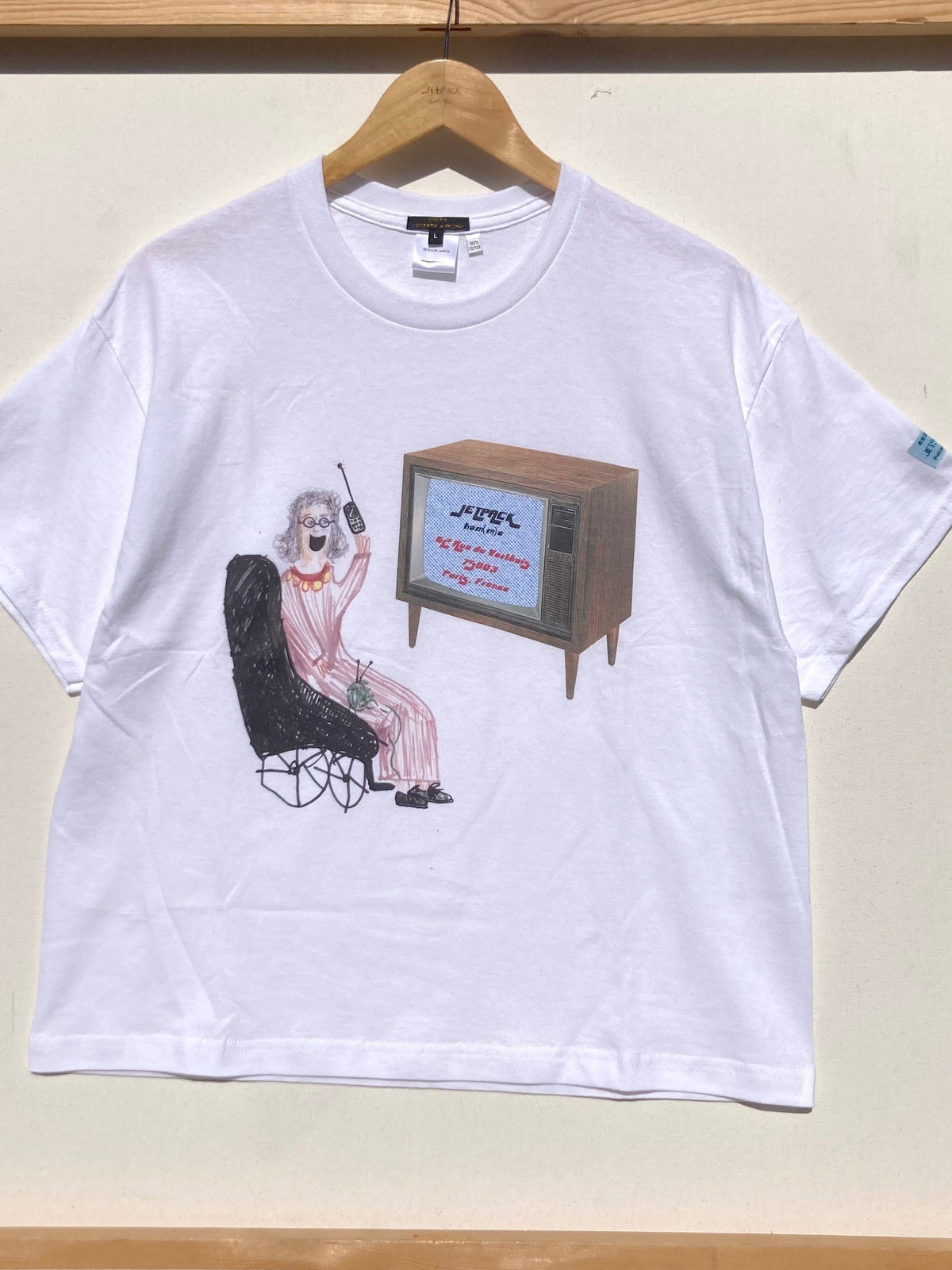 Grandma's Television TSHIRT-Jetpack Hom(m)e-APOC STORE