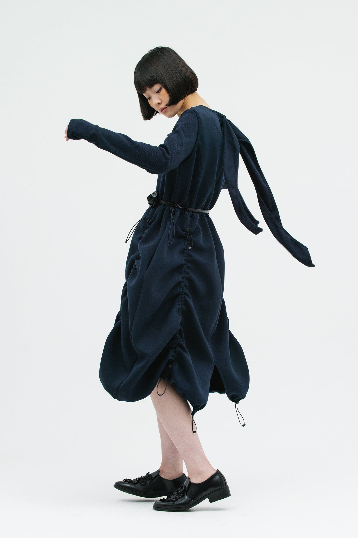 JERSEY SHIRRING DRESS NAVY-SAENGIN STUDIOS-APOC STORE