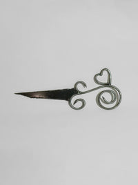The kissing knife-Chloe Arrouy-APOC STORE