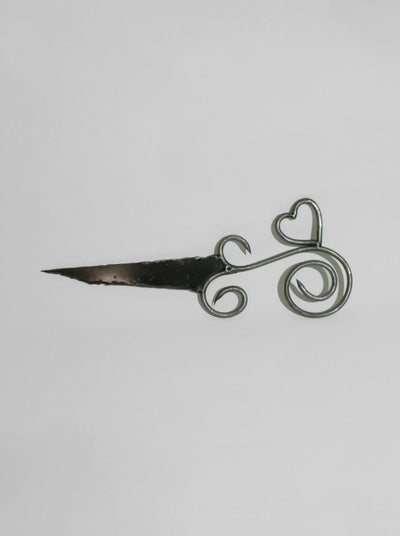 The kissing knife-Chloe Arrouy-APOC STORE