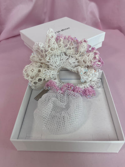 scrunchie white-Lou de Bètoly-APOC STORE
