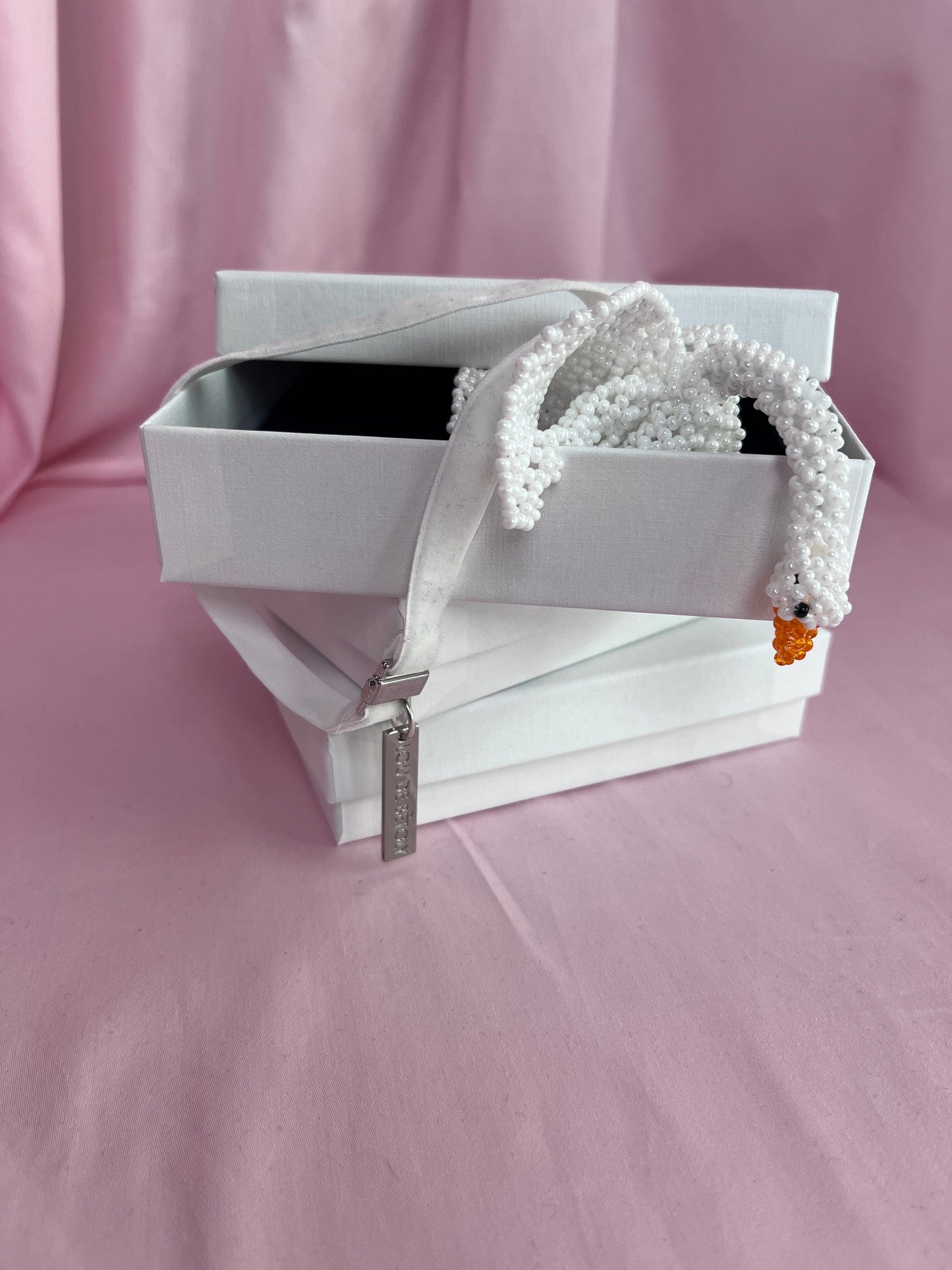 Swan choker White-Lou de Bètoly-APOC STORE