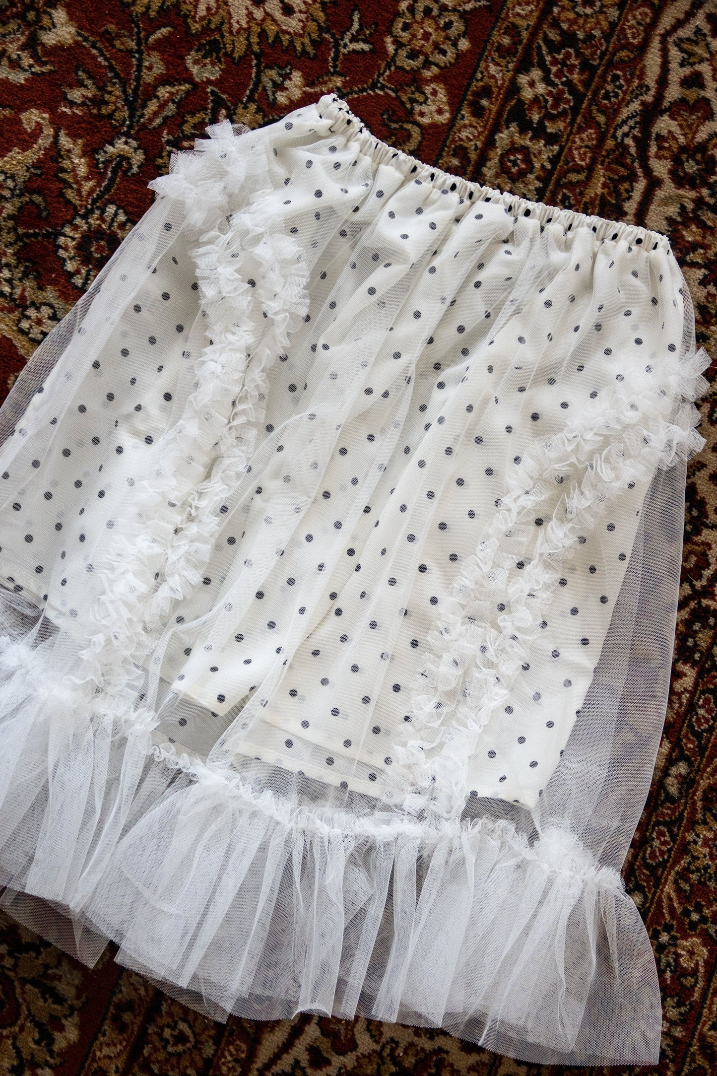 BANDING RUFFLE SHA DOT SKIRT - WHITE-SAENGIN STUDIOS-APOC STORE