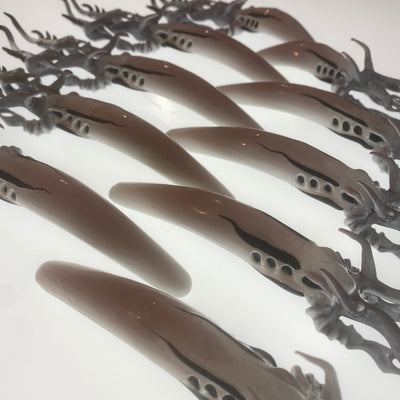 Giger White-Texto Dallas-APOC STORE