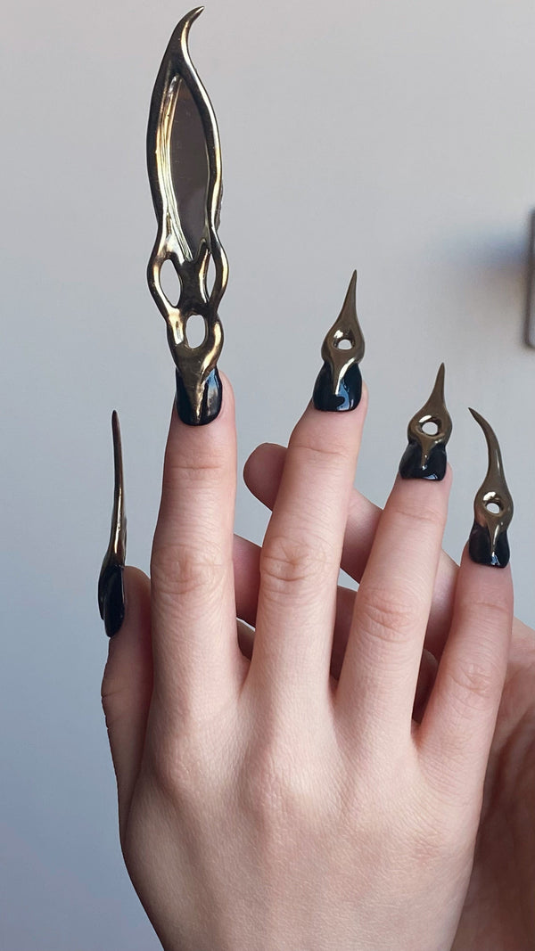 Narciss Gold Nail Set-Texto Dallas-APOC STORE