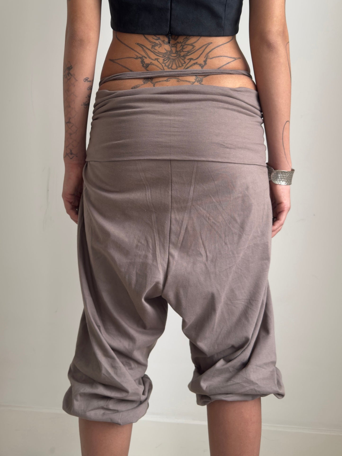 Chong-Kraben Capri Pants-Jaoka Jaokha-APOC STORE