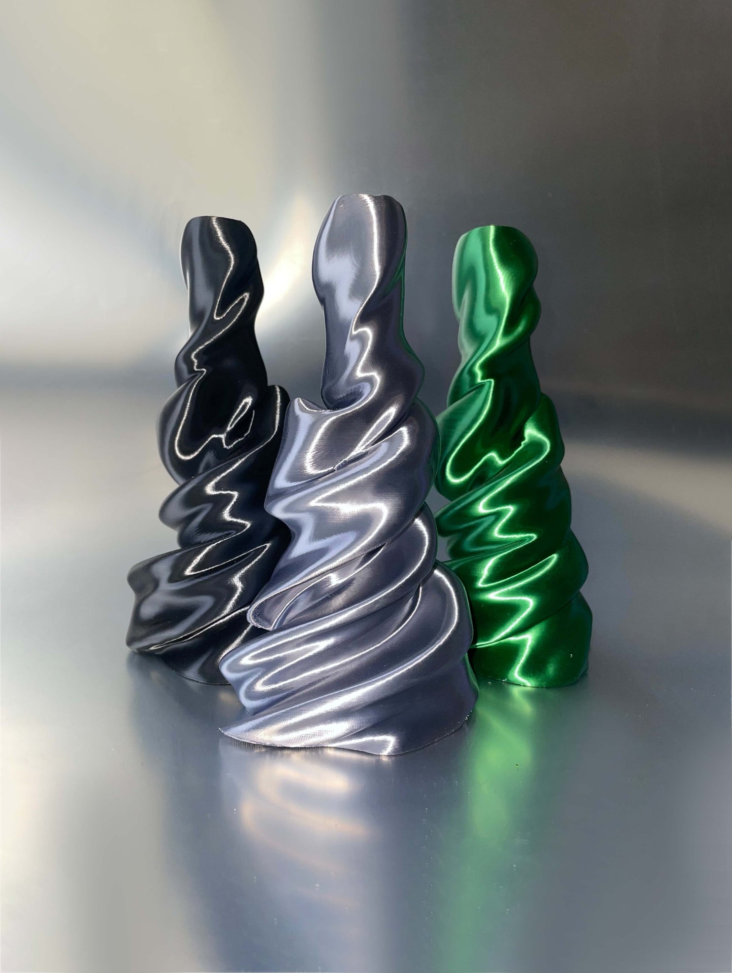 Sway-sway candleholder emerald-Solène Bonnet-APOC STORE