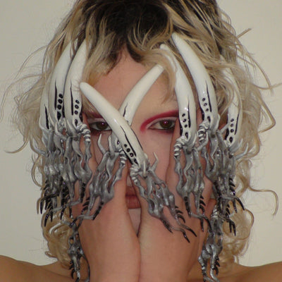 Giger White-Texto Dallas-APOC STORE