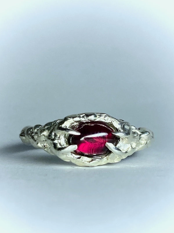 Saturn Ring in Rhodolite Garnet-MGN-APOC STORE