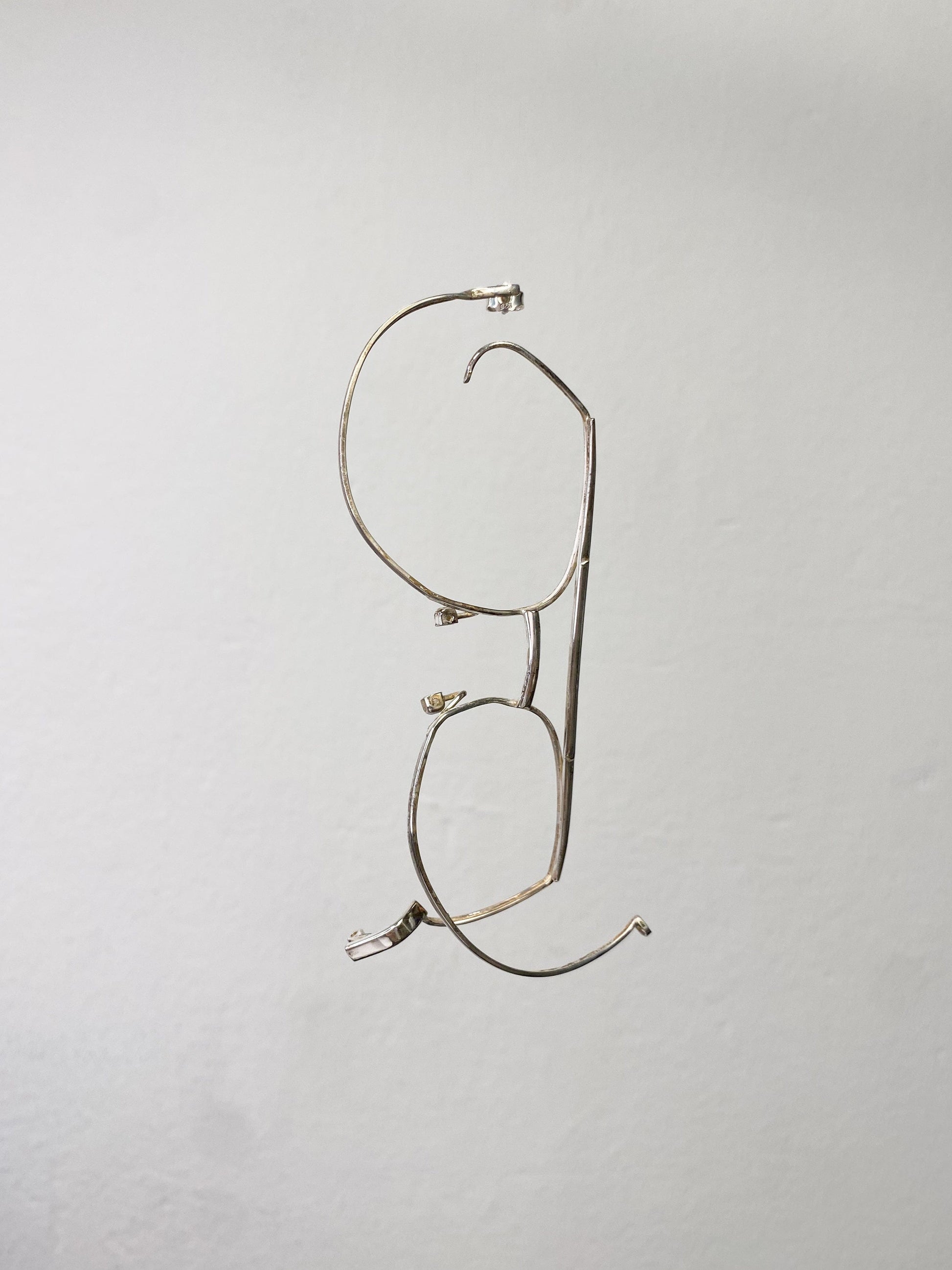 Single big silver glasses earring 4-Lou de Bètoly-APOC STORE