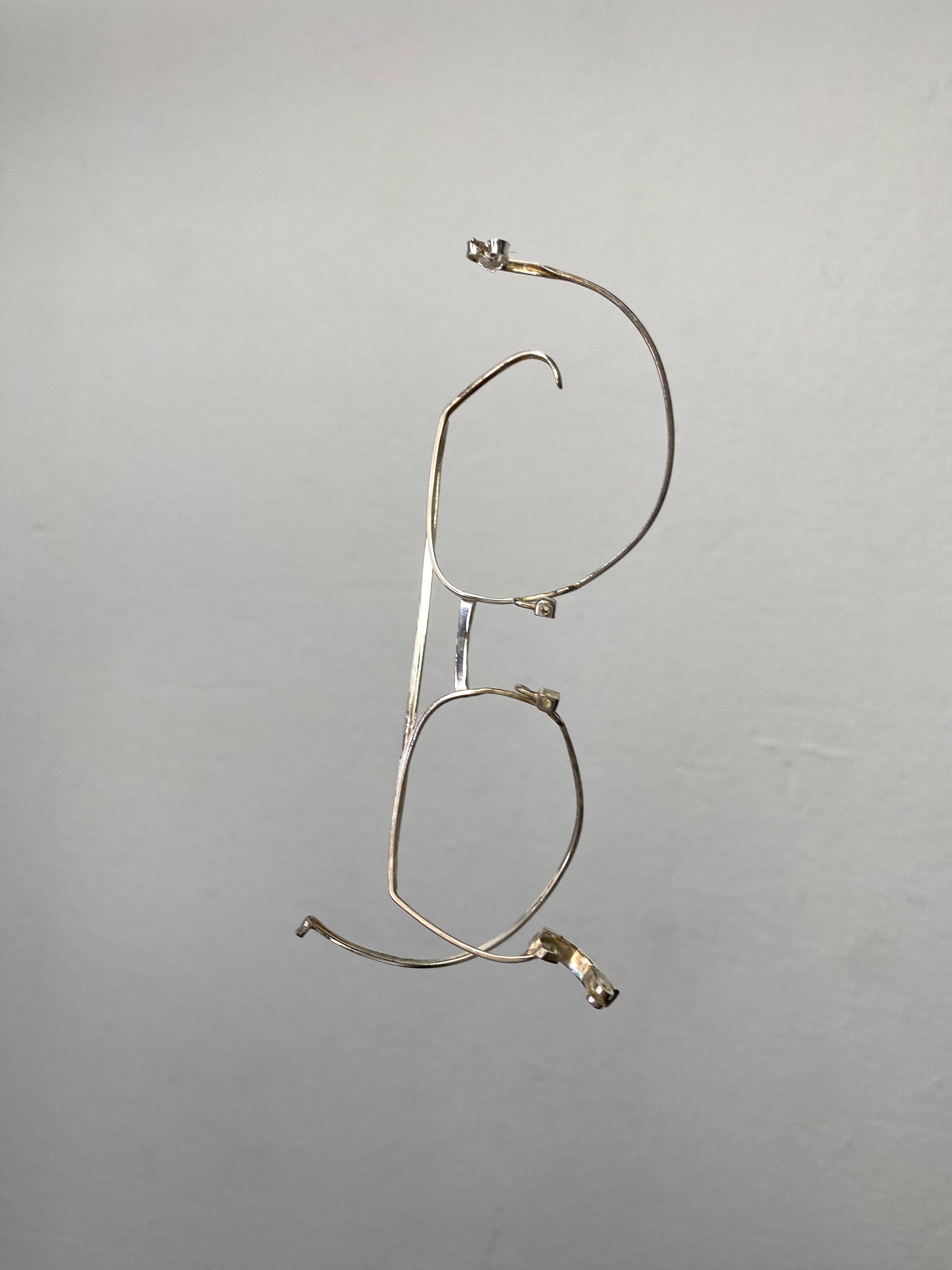 Single big silver glasses earring 4-Lou de Bètoly-APOC STORE