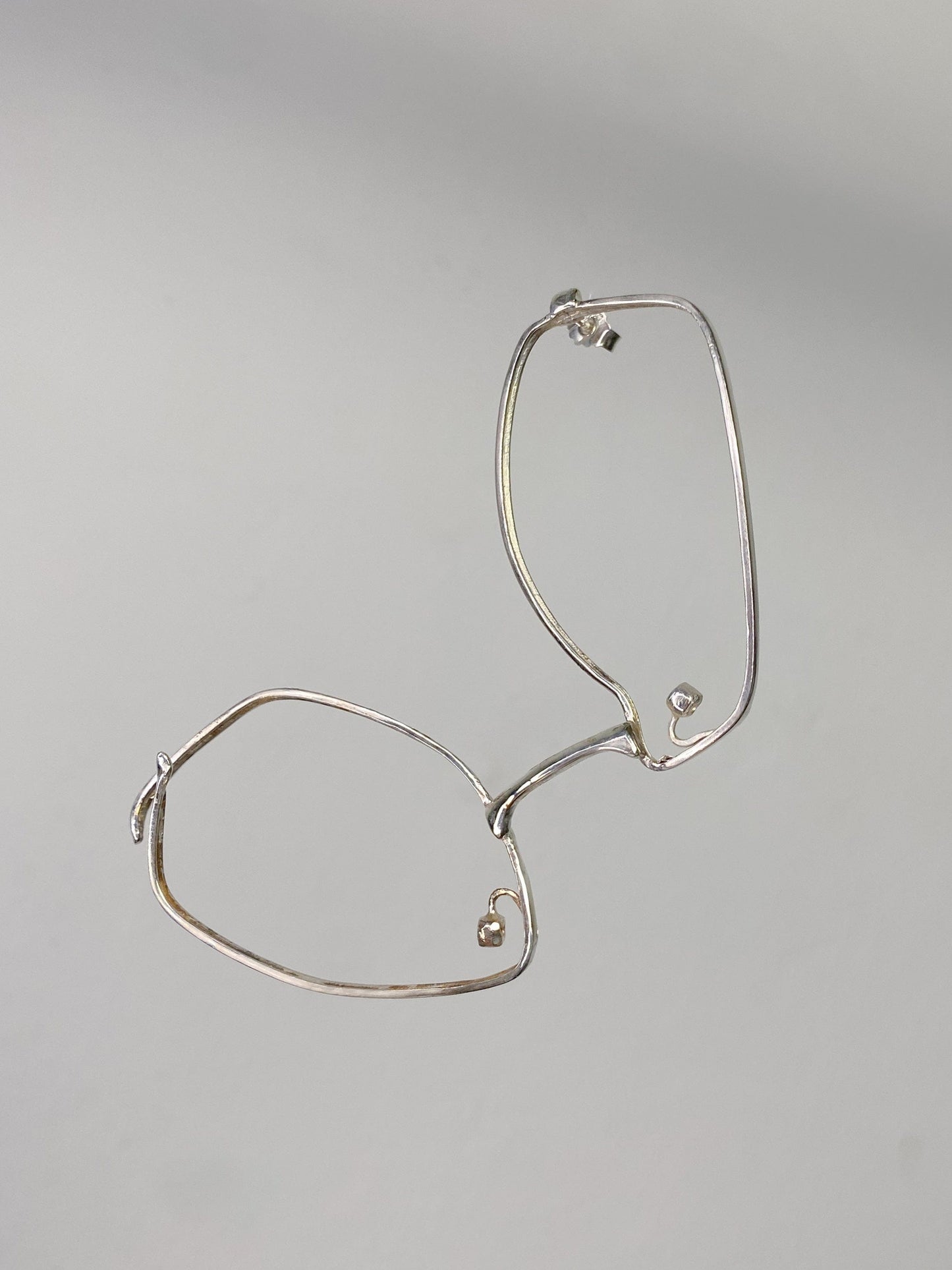 Single big silver glasses earring 3-Lou de Bètoly-APOC STORE