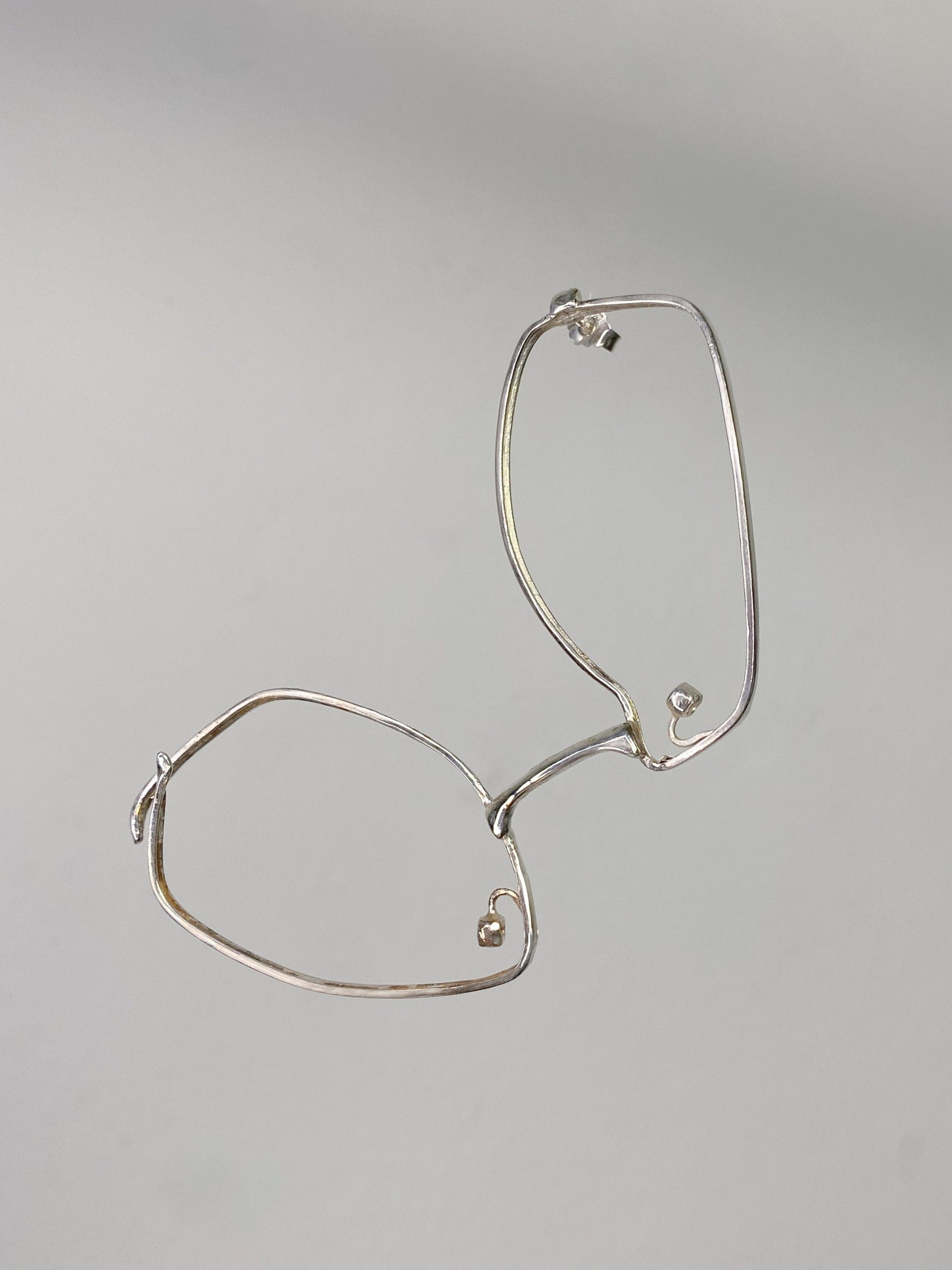 Single big silver glasses earring 3-Lou de Bètoly-APOC STORE