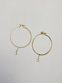 Pair of gold pearl glasses earrings 1-Lou de Bètoly-APOC STORE