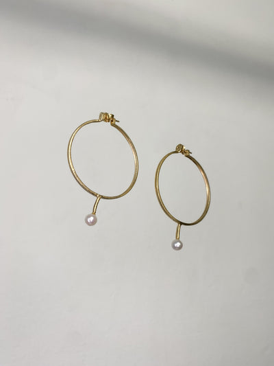 Pair of gold pearl glasses earrings 1-Lou de Bètoly-APOC STORE