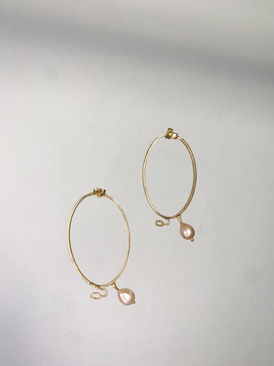 Pair of small gold pearl glasses earrings 2-Lou de Bètoly-APOC STORE