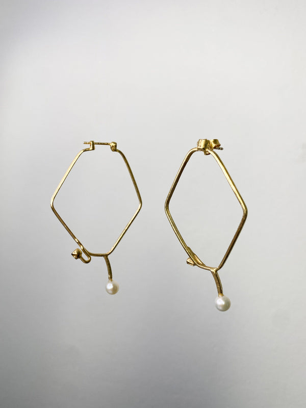 Pair of small gold pearl glasses earrings 3-Lou de Bètoly-APOC STORE