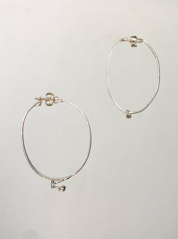 Pair of small silver pearl glasses earrings 1-Lou de Bètoly-APOC STORE