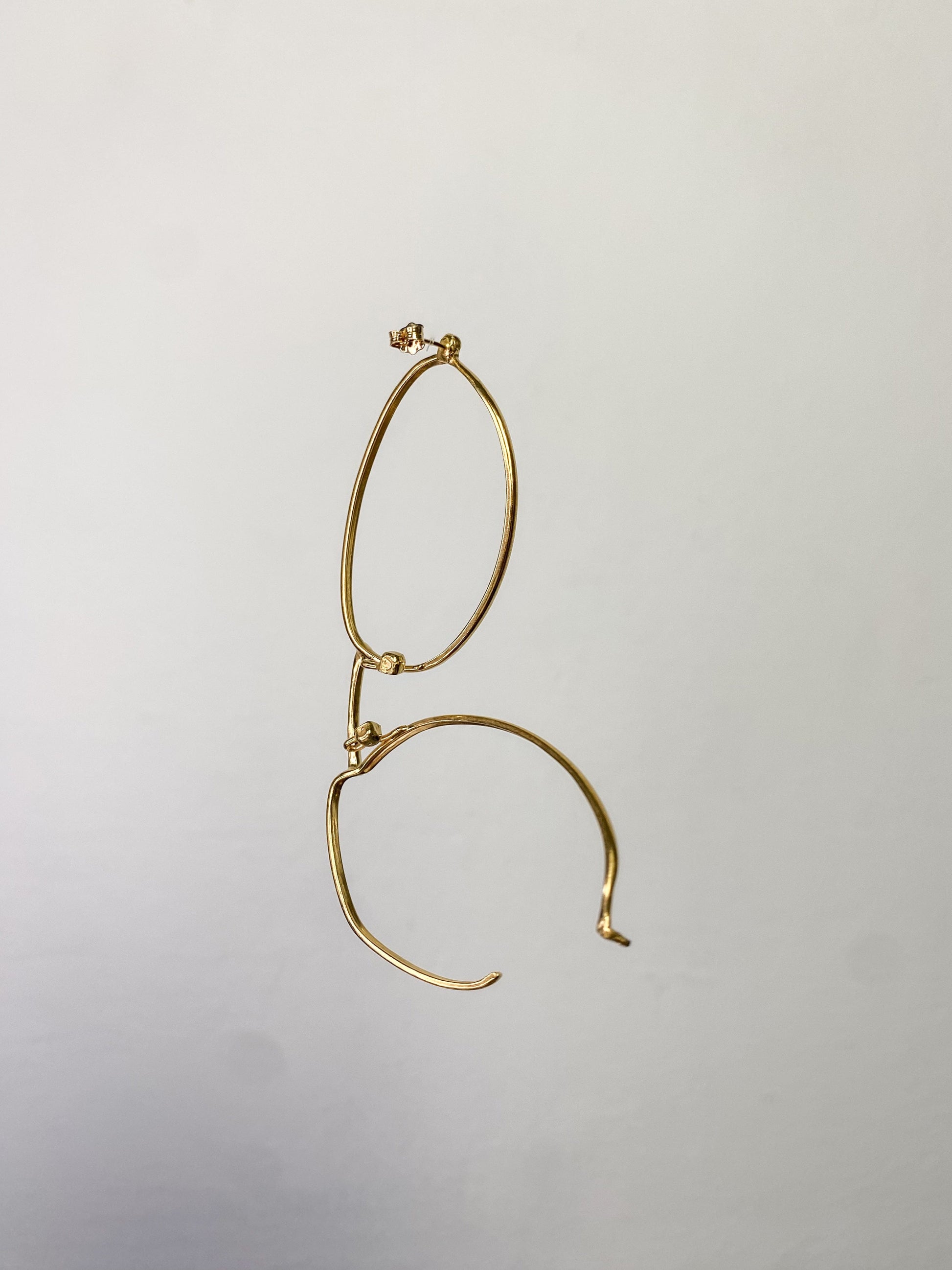 Single big gold glasses earring 3-Lou de Bètoly-APOC STORE