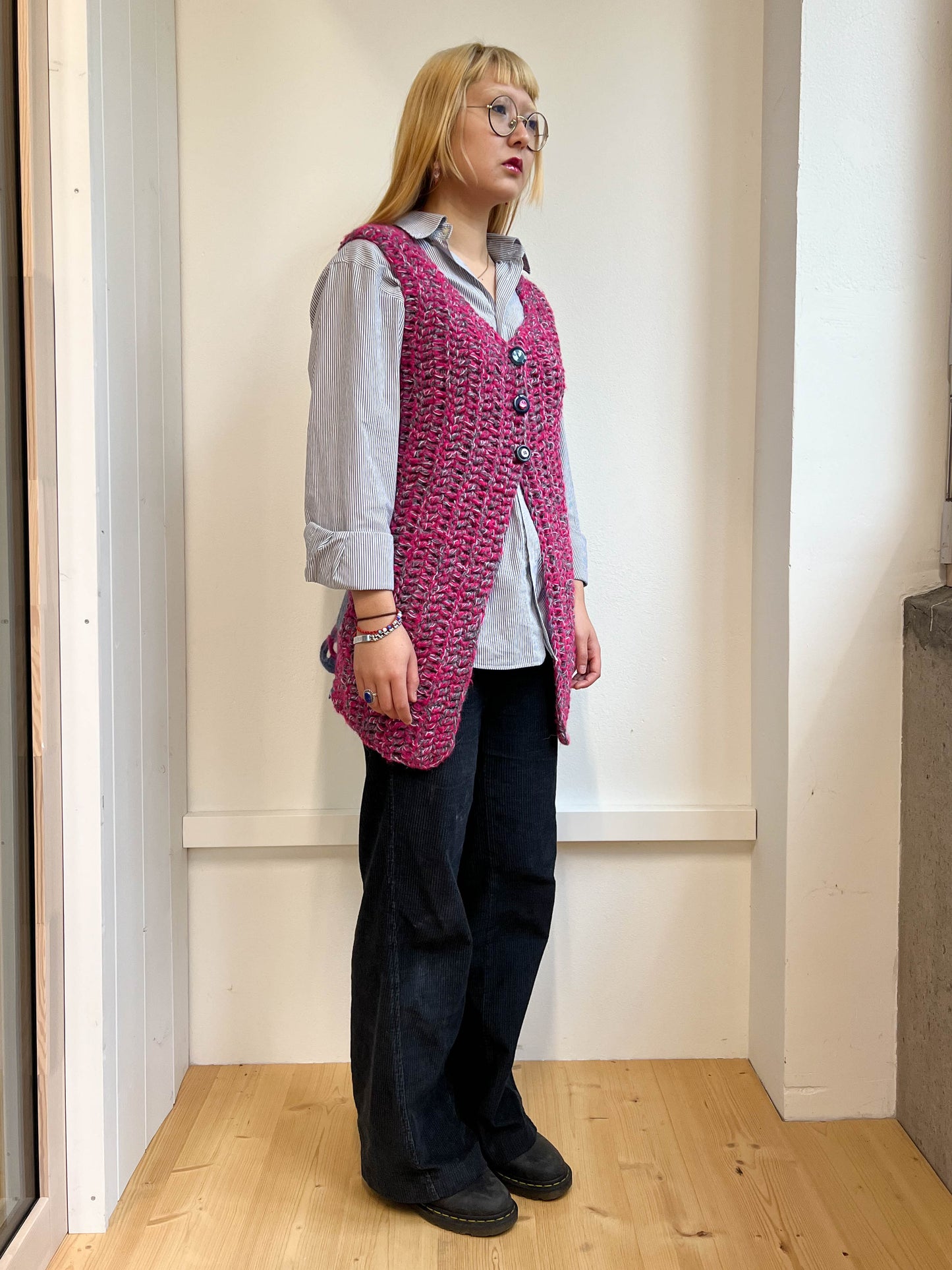 "Peeing girls" crochet vest pink blue-TATi-APOC STORE