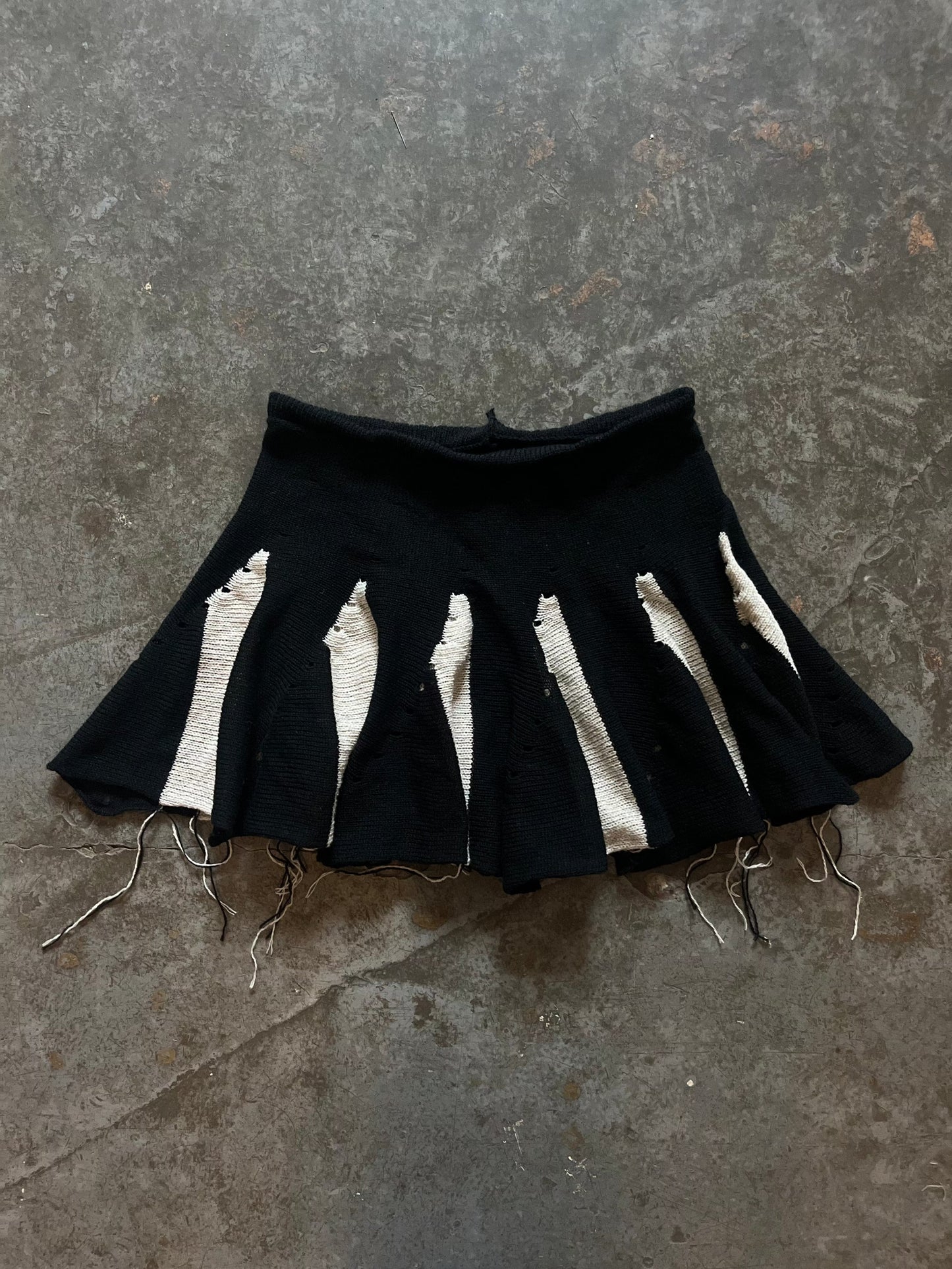 Lambswool ruffle skirt black/cream-Lilies of the Valley-APOC STORE