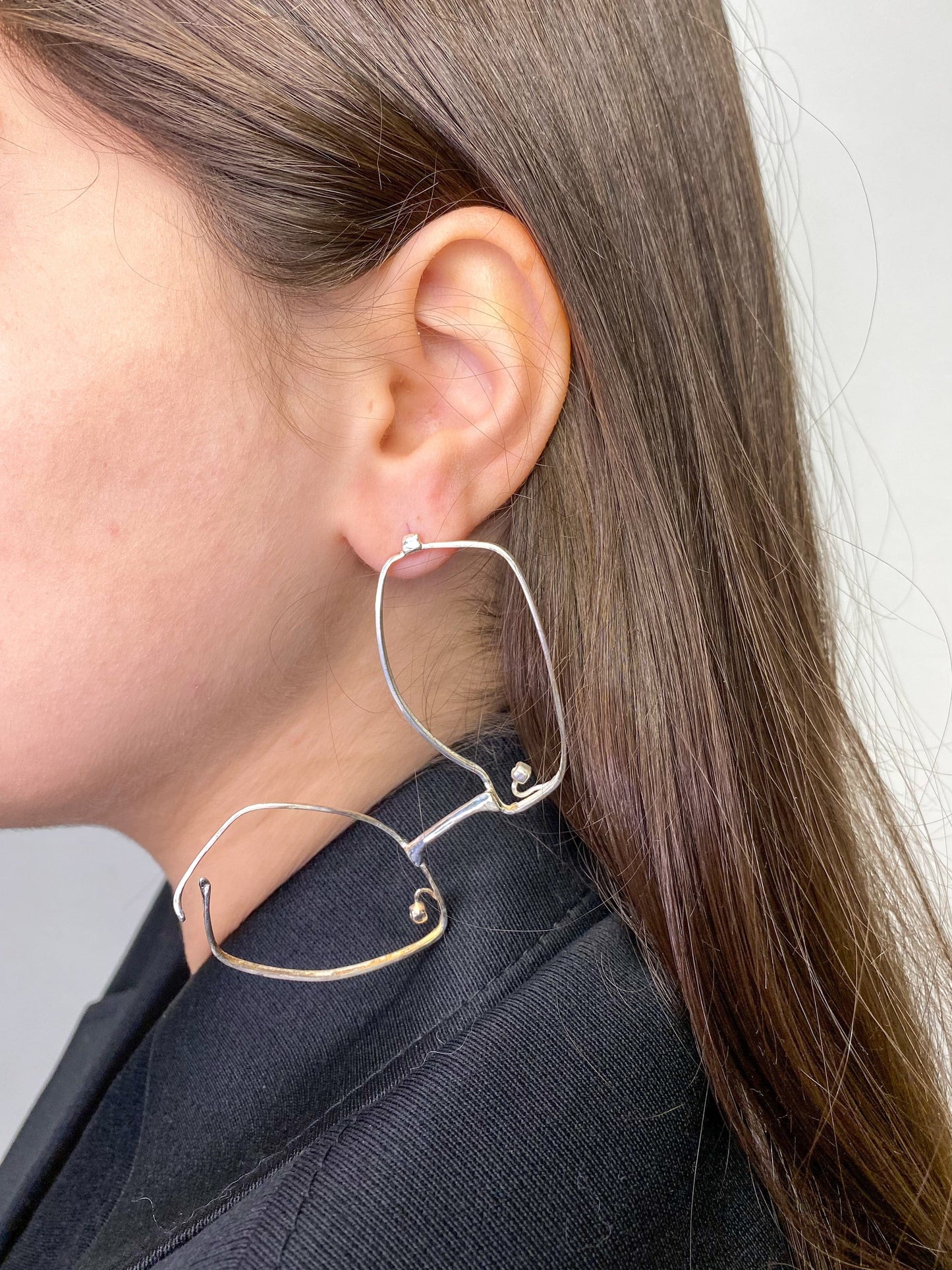 Single big silver glasses earring 3-Lou de Bètoly-APOC STORE