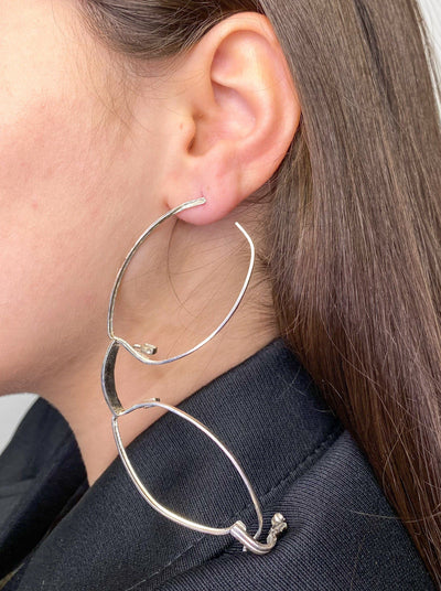 Single big silver glasses earring 1-Lou de Bètoly-APOC STORE