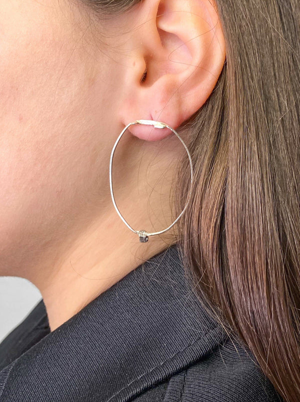 Pair of small silver pearl glasses earrings 1-Lou de Bètoly-APOC STORE