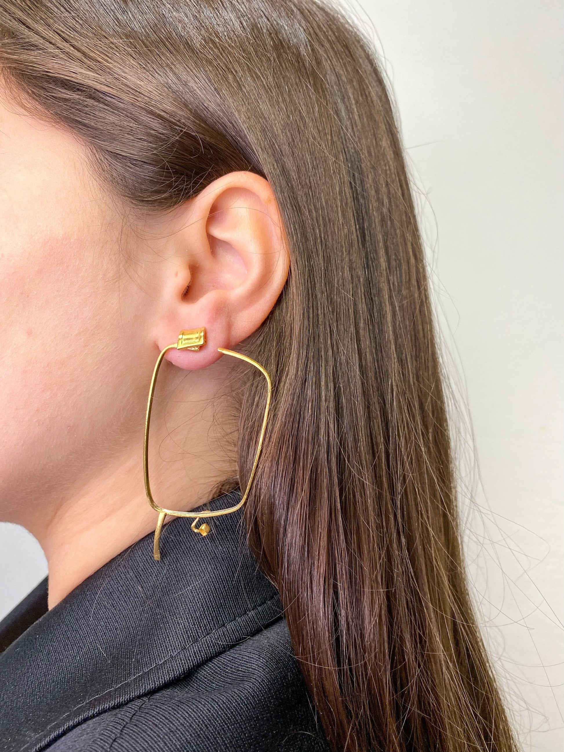 Pair of small gold glasses earrings 2-Lou de Bètoly-APOC STORE