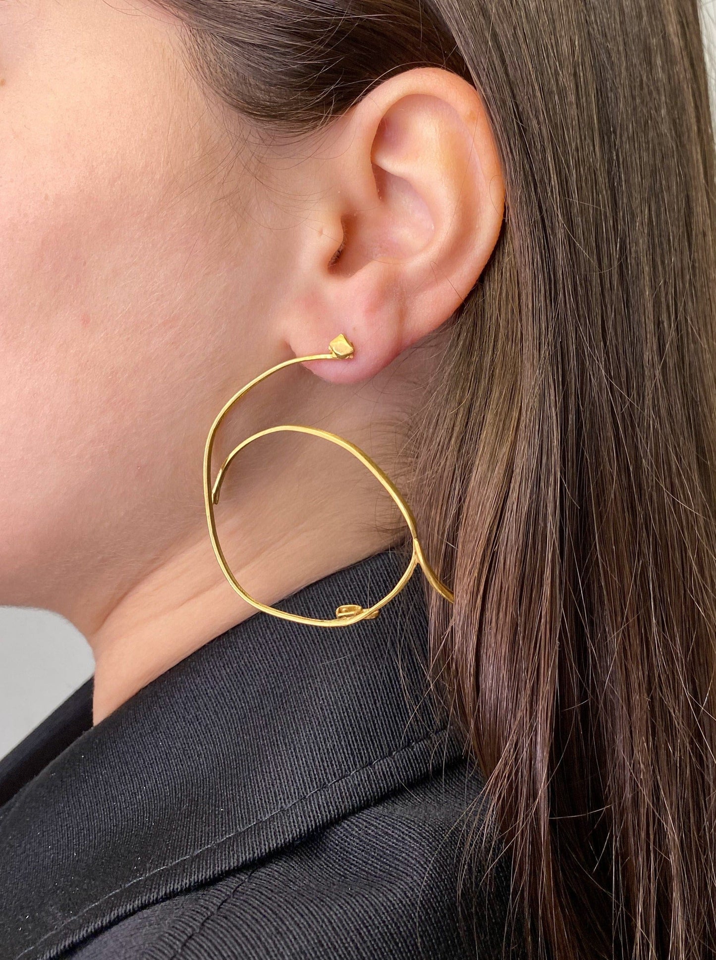 Single small gold glasses earring 2-Lou de Bètoly-APOC STORE