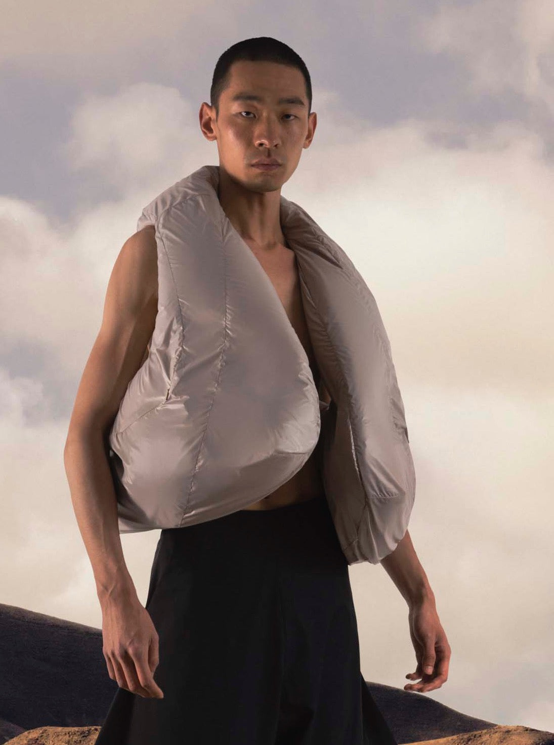 HALO Puffer vest beige-Izzy Du-APOC STORE